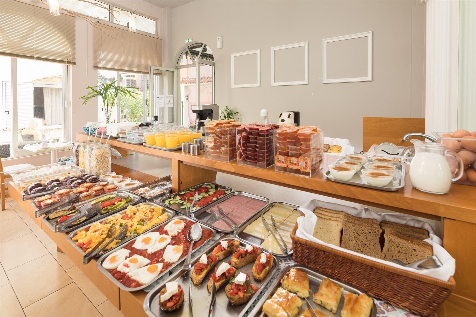 Bella Vista Beach Hotel And Studios Benitses  Ngoại thất bức ảnh