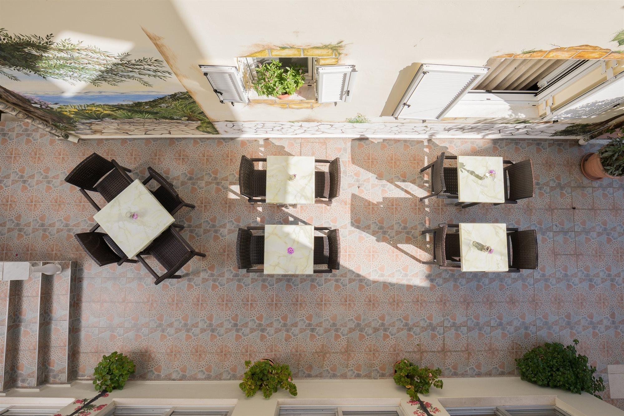 Bella Vista Beach Hotel And Studios Benitses  Ngoại thất bức ảnh